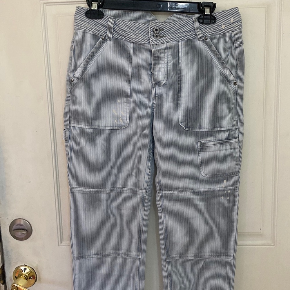 Free People pinstriped pants. High waist cargo. Size 4